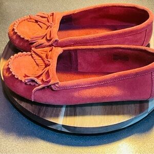Anthropologie Minnetonka leather Moccasins sz 6.5 beautiful orange color EUC